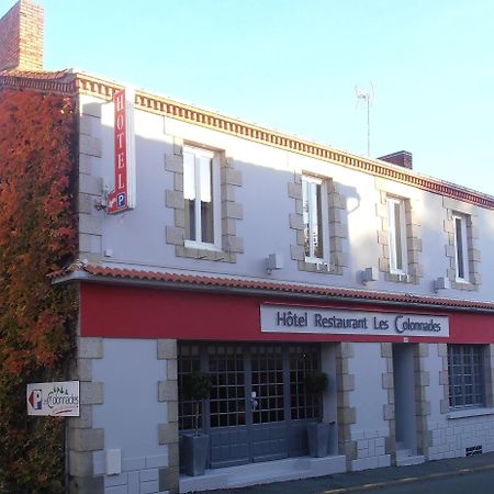 Hotel-Restaurant Les Colonnades Saint-Fulgent Kültér fotó