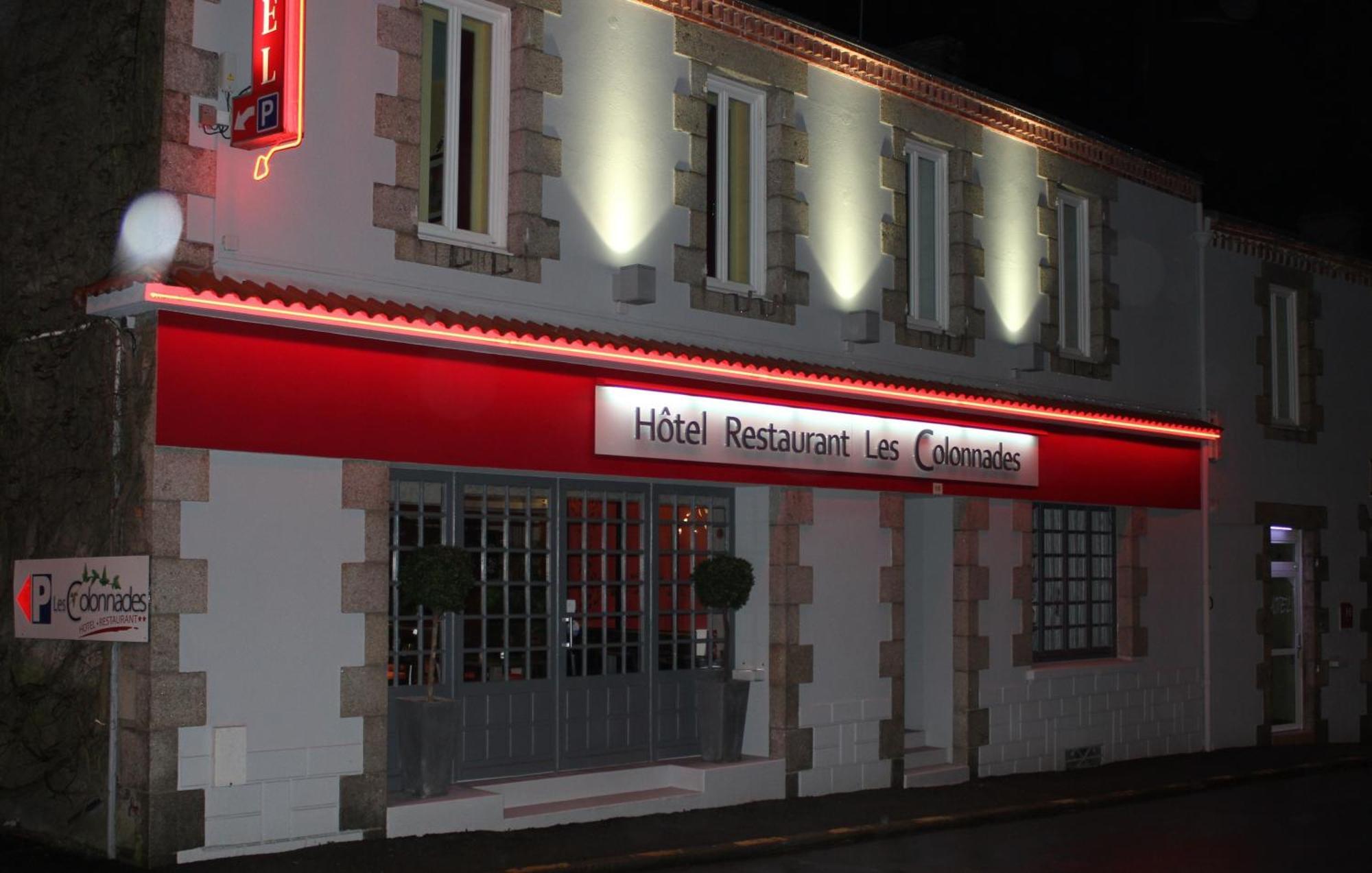 Hotel-Restaurant Les Colonnades Saint-Fulgent Kültér fotó
