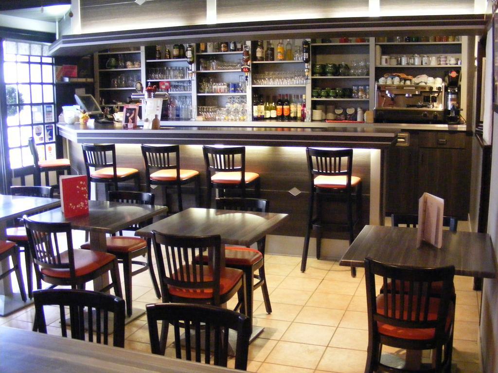 Hotel-Restaurant Les Colonnades Saint-Fulgent Kültér fotó